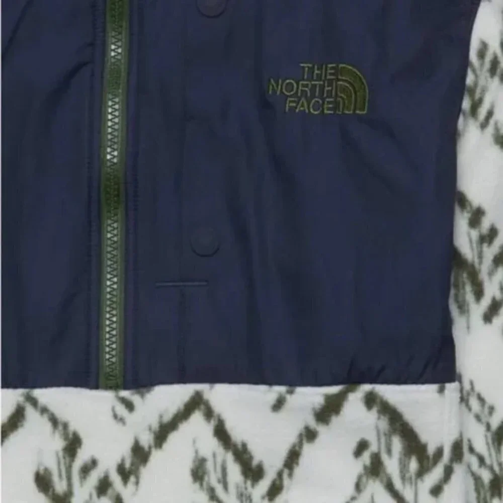 The North Face 200 WT Tundra Fleece Pullover